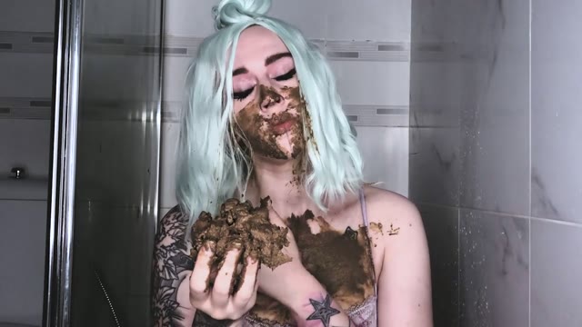DirtyBetty – Monstrous wife poop ’n’ ass play!