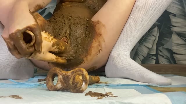 PooGirl – urine enema, double penetration, pussy shit